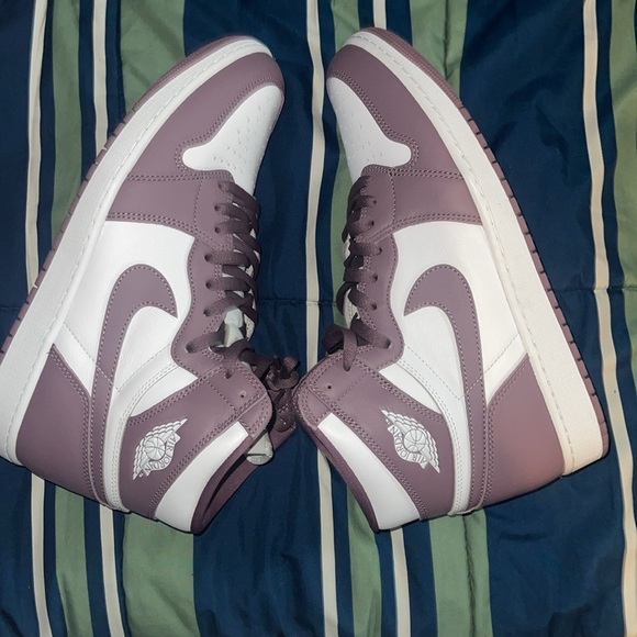 Jordan 1 High `Mauve’ - Picture 3 of 6